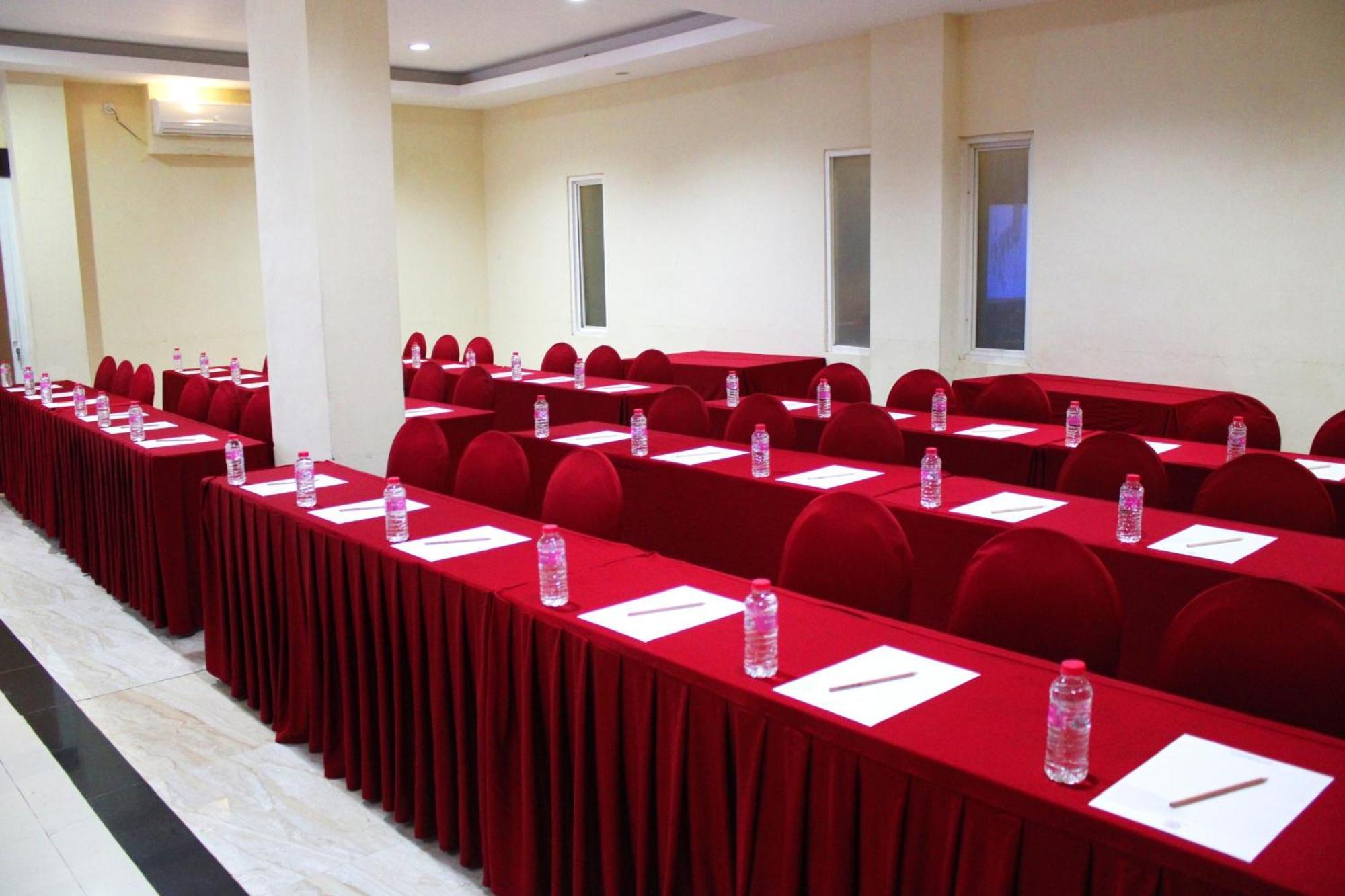 Maleosan Inn Manado Hotel Extérieur photo