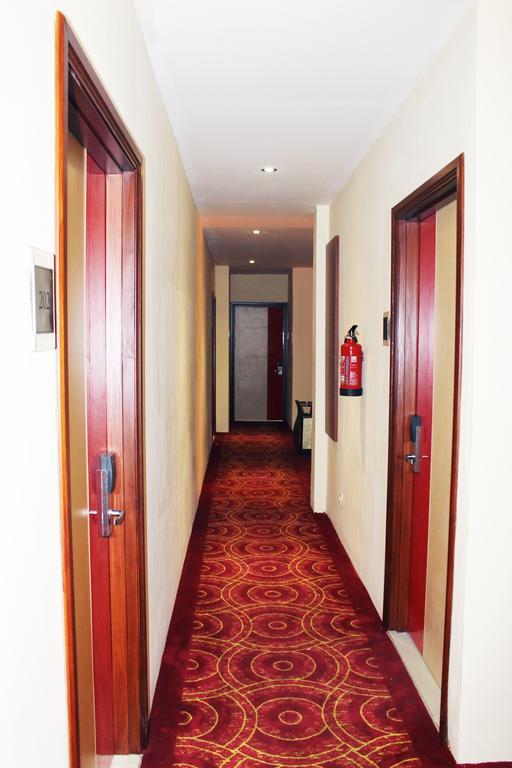 Maleosan Inn Manado Hotel Extérieur photo