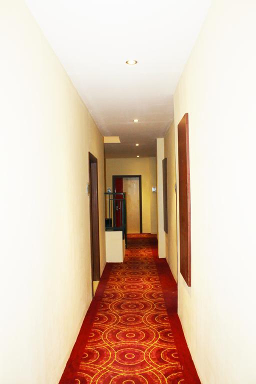 Maleosan Inn Manado Hotel Extérieur photo